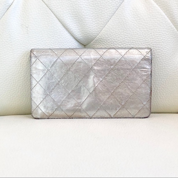 ⭕️SOLD⭕️Chanel Sliver Bi-Fold Wallet - Picture 2 of 7
